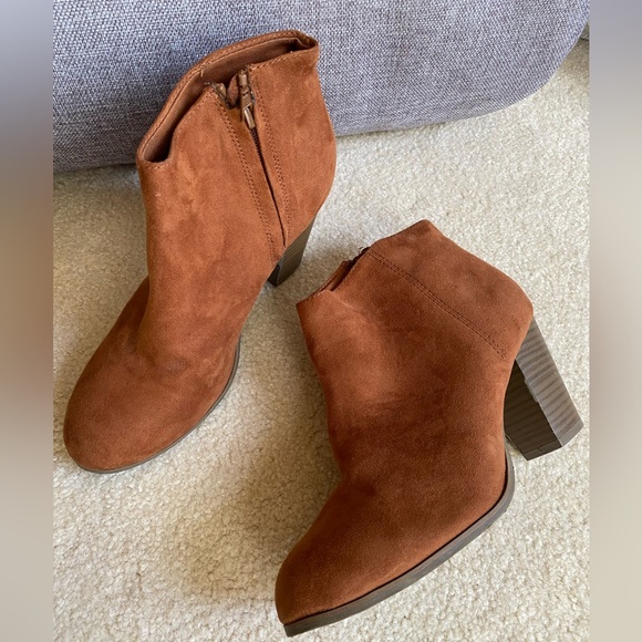 Old Navy Brown ( camel color) booties - Picture 1 of 9